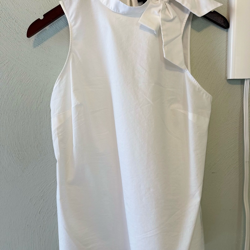Worthington Classic White Sleeveless Top with Bow Accent